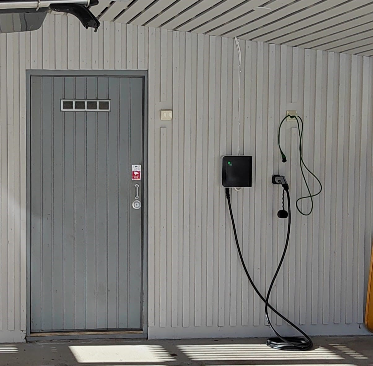 Sähköautonlatausaseman asennus PK seutu